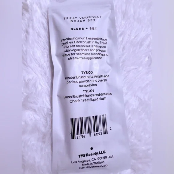 TYS Beauty Treat Yourself Brush Set – 2 Piece | New in Package - Picture 2 of 4